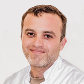 Амро Абдаллах, стоматолог-хирург