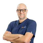 Волков Андрей Юрьевич, имплантолог