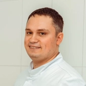 Гусаров Павел Владимирович, стоматолог-терапевт