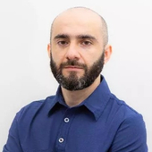 Дзаитов Хусейн Асхабович, стоматолог-терапевт