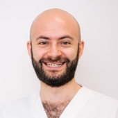 Назарян Артур Суренович, стоматолог-хирург