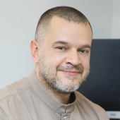 Бурметьев Евгений Сергеевич, стоматолог-терапевт