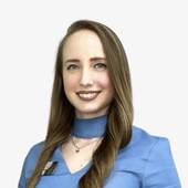 Снегирева Алена Игоревна, имплантолог