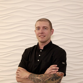 Миронов Денис Олегович, стоматолог-терапевт