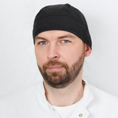 Хуттер Роман Сергеевич, стоматолог-терапевт