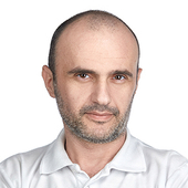 Саркисян Артур Робертович, стоматолог-хирург