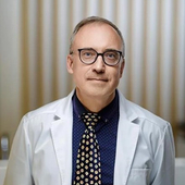 Батько Андрей Борисович, хирург