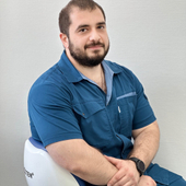 Исраелян Арсен Вазгенович, стоматолог-хирург