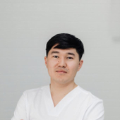 Абдумалик Эрмек Абдумаликович, стоматолог-терапевт