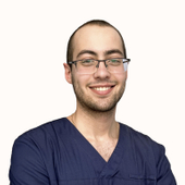 Денисов Владислав Константинович, стоматолог-терапевт