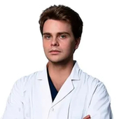 Абрамов Александр Олегович, стоматолог-терапевт