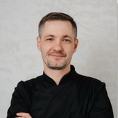 Хомутов Роман Олегович, стоматолог-терапевт