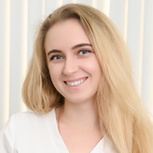 Зубарь Анастасия Геннадьевна, стоматолог-хирург