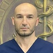 Ткаченко Александр Валерьевич, стоматолог-терапевт