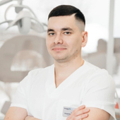 Сельницын Владимир Евгеньевич, имплантолог