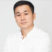 Тегай Роман Артурович, пластический хирург