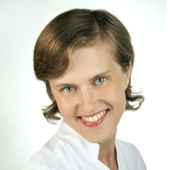 Дмитриенко Екатерина Владимировна, стоматолог-хирург