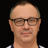 Платонов Роман Владимирович, стоматолог-терапевт