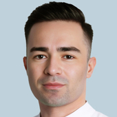 Усеинов Рустам Алишерович, стоматолог-терапевт