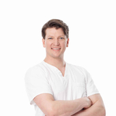 Маслий Евгений Игоревич, стоматолог-хирург