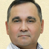 Байназаров Вахит Миниярович, стоматолог-терапевт