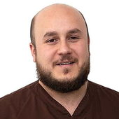 Мартиросян Карен Арамович, стоматолог-хирург