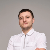 Савоськин Евгений Владимирович, стоматолог-терапевт