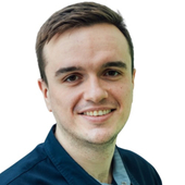 Сафронов Артем Олегович, стоматолог-хирург