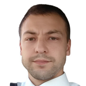 Аджигитов Реваль Райнисович, стоматолог-терапевт