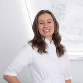 Кулакова Екатерина Эрнестовна, стоматолог-терапевт