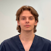 Леушкин Ярослав Сергеевич, стоматолог-ортопед