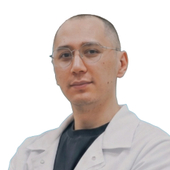 Искаков Амир Ренатович, стоматолог-терапевт