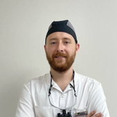 Михайлов Роман Сергеевич, стоматолог-хирург