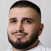 Самедов Эльшан Мехман Оглы, стоматолог-хирург