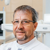 Бабушкин Владимир Павлович, стоматолог-терапевт