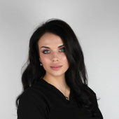 Привезёнова Александра Евгеньевна, стоматолог-терапевт