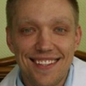 Леонов Денис Александрович, пластический хирург