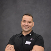 Козлов Максим Евгеньевич, стоматолог-терапевт