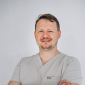 Тихомиров Сергей Евгеньевич, стоматолог-хирург