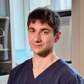 Агасиев Эльдар Вадимович, стоматолог-терапевт