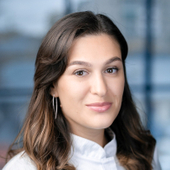 Серчиди Ксения Юрьевна, офтальмолог-хирург