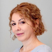 Старух Яна Анатольевна, врач-косметолог