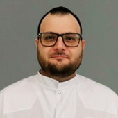 Ачкинадзе Саркис Павлович, стоматолог-терапевт