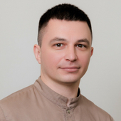 Портнягин Максим Сергеевич, стоматолог-терапевт