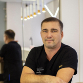 Антонов Евгений Викторович, стоматолог-терапевт