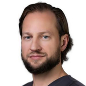 Маметьев Евгений Сергеевич, стоматолог-терапевт