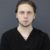 Садовенко Вадим Михайлович, стоматолог-хирург