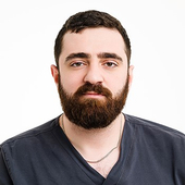 Алашкер Башар Муйнович, стоматолог-терапевт