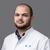 Айсанов Артур Алишерович, проктолог