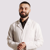Абас Демир Айварович, стоматолог-терапевт